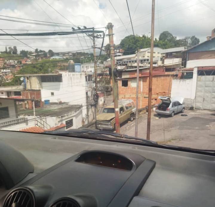 Denuncian obstaculización vial en Lomas de Josefa