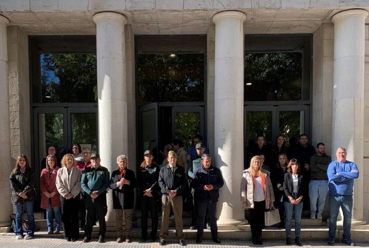 Minuto de silencio por dos nuevos asesinatos machistas