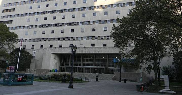 Bloke's $100m lawsuit after female boss demanded 'presidential' morning office romps