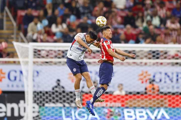 Chivas y Cruz Azul definirán su pase en CU tras un empate sin goles...