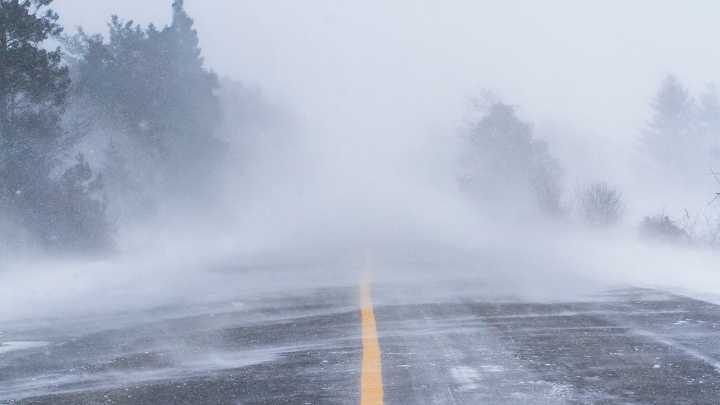 Light snow moves in ahead of major winter storm, travel precautions urged