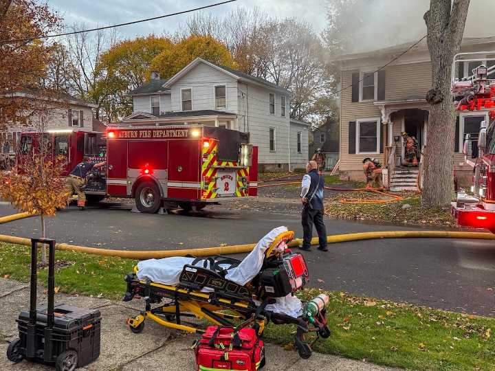 Video: Officer, deputy and neighbor rescue man from Auburn house fire
