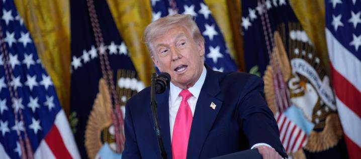 Trump abre las puertas a "discutir" con Venezuela: confirmó que Maduro "quiere hablar"