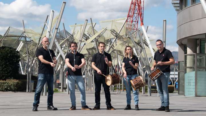 El sonido del txistu conquista Pamplona con el concierto “Kimuak” en el Palacio del Condestable