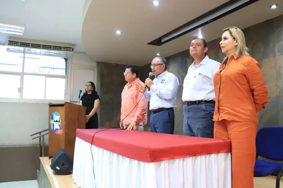 ¿La IA borrará tu carrera? Rector de la UABCS exige adaptación urgente