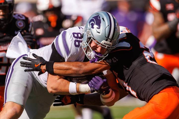 Deadspin | Kansas State gets past Oklahoma State in Big 12 matchup