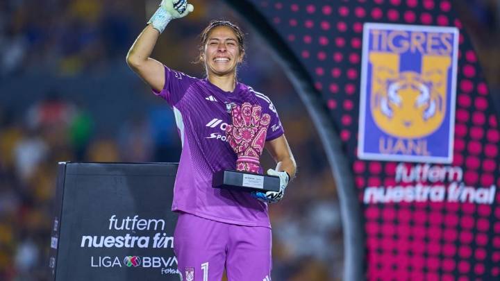 Pedro López destaca a 'Ceci' Santiago y no cierra la puerta a futuras convocatorias