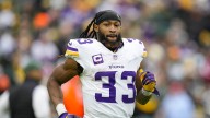 Aaron Jones questionable to return with shoulder injury, Seahawks lead Vikings 19