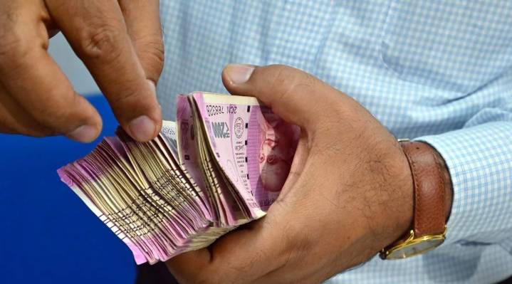 98.37% of Rs 2000 notes returned; RBI confirms its legal tender status