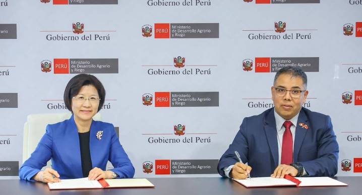 Midagri anuncia inicio de exportaciones de bananos y granadas peruanas a China