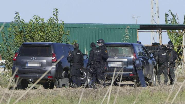 La operación en Sevilla continúa: cuatro toneladas y media de hachís incautadas y tres policías heridos