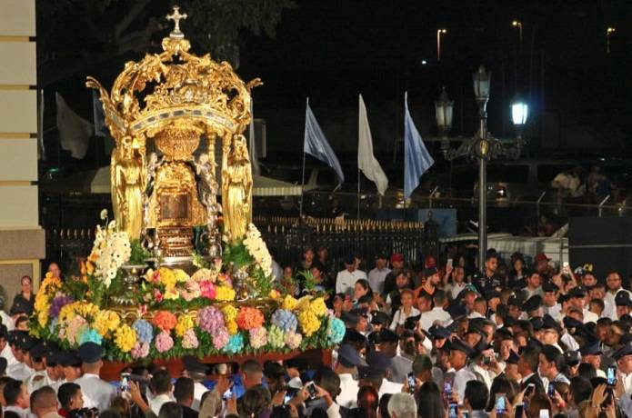 Maduro pide a La Chinita en su día interceder por la paz de Venezuela