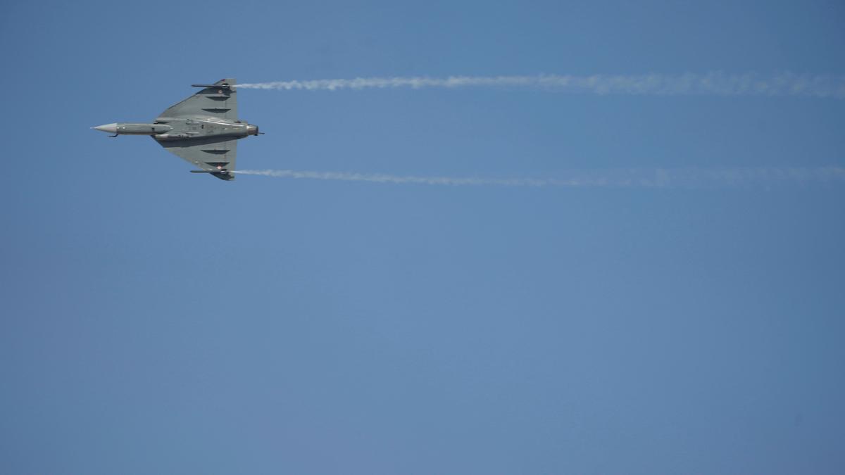 What went wrong in Dubai? Defence expert flags G-force blackout theory in Tejas crash