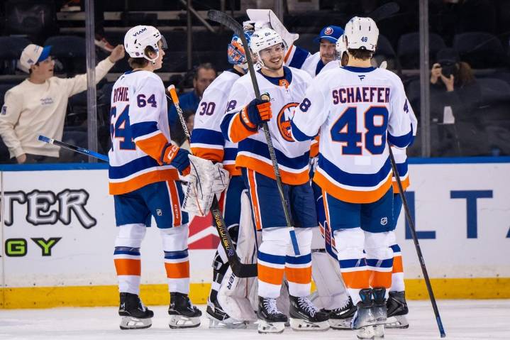Barzal scores in overtime and Sorokin shines again as the Islanders beat the Devils 3