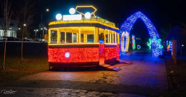 Food truck vendors and Interurban Trolley at Park at Town Center until January 11, 2026