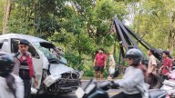 A minibus carrying Chinese tourists crashes in Bali, killing 5 passengers