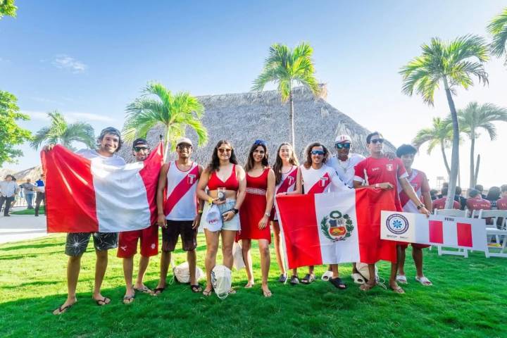 Selección peruana de surf lista para su debut en el ISA WORLD SUP en El Salvador