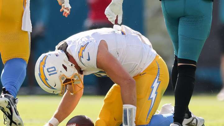 Jaguars up 35-6, Trey Lance replaces Justin Herbert for Chargers