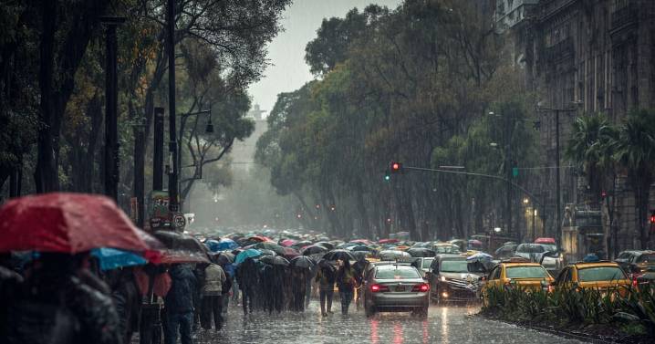 Frente frío 12 provoca lluvias fuertes y evento de “Norte” con rachas de hasta 90 km/h en el sureste de México