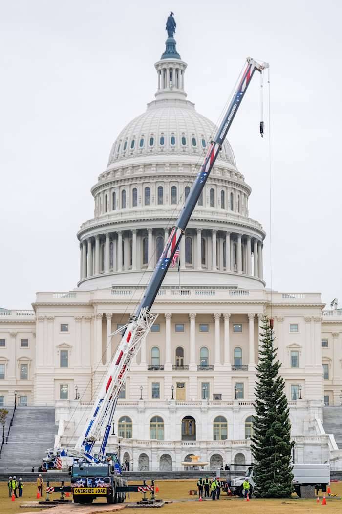 FBI seeks interviews with Democratic lawmakers who urged US troops to defy illegal orders