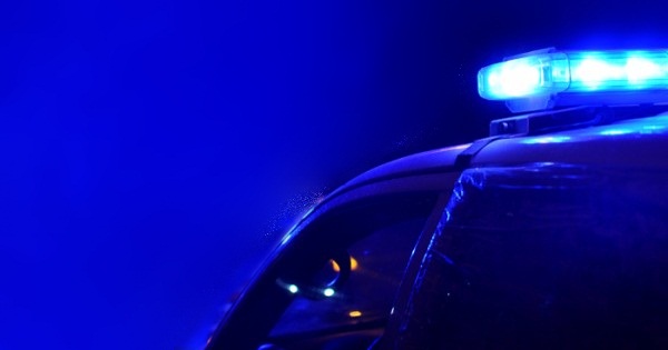 Un hombre cayó desde un primer piso