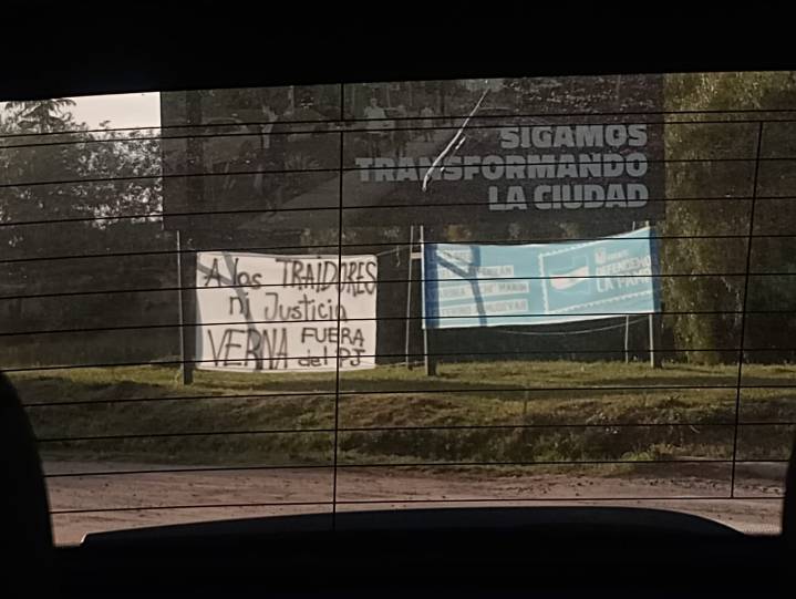 “Verna traidor”: carteles en Pico exponen la interna abierta del peronismo pampeano