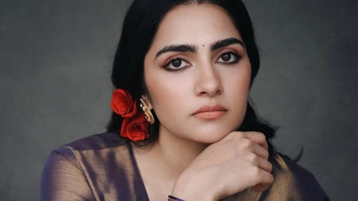 ‘This Number Is Fake’: Rukmini Vasanth Cautions Fans Against Fraudster Pretending To Be Her