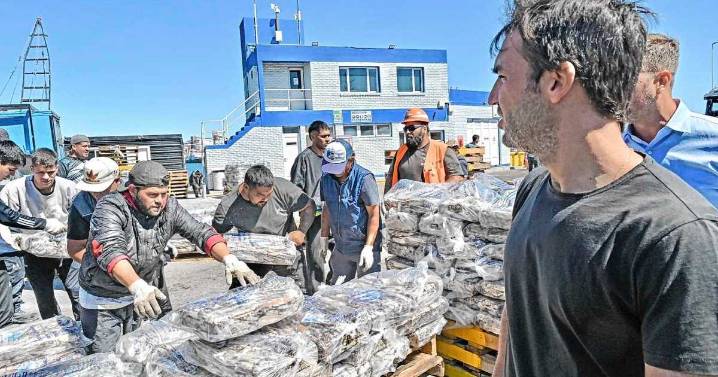 Chubut: Ignacio Torres prepara un cambio tras la tormenta en el sector pesquero