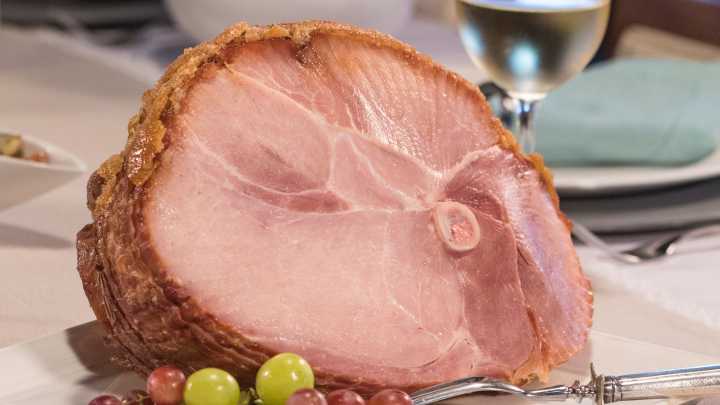 How to reheat fully cooked ham slices in the oven or microwave