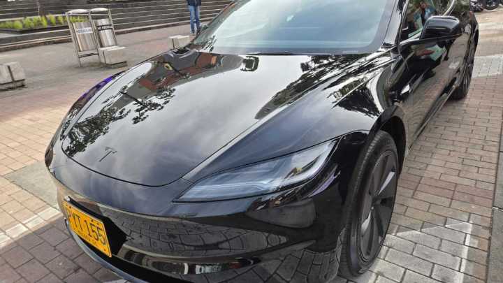 ¿Cuánto costaría cada carga de los Tesla que llegaron a Colombia? Estos son los kilovatios que se necesitan para tener la batería al 100 %