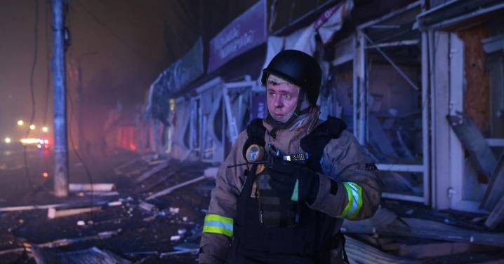 Zelenskyy says Ukraine faces a stark choice and risks losing American support over US peace plan