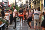 El Gobierno prepara medidas económicas para impulsar el consumo hacia Navidad: los detalles