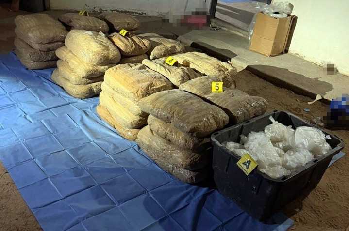 Decomisan media tonelada de metanfetamina en Sonora