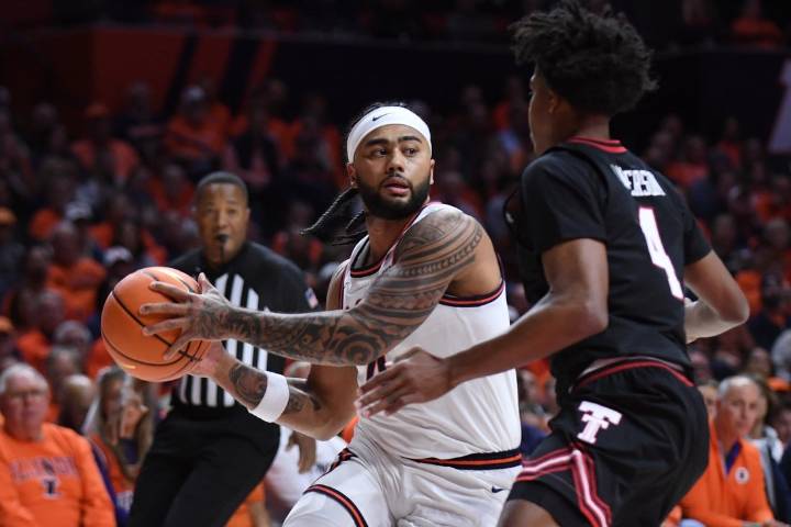 Deadspin | Clutch block allows No. 14 Illinois to edge No. 11 Texas Tech