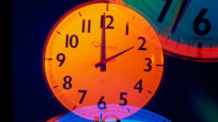 Why are we still changing our clocks for daylight savings time in California??