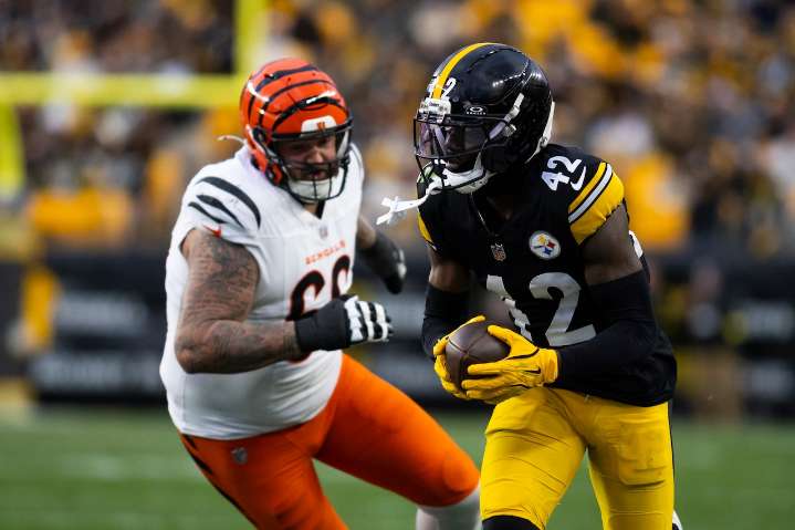 Pittsburgh Steelers make big change by benching All-Pro cornerback for unheralded standout