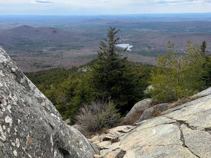Mass. residents rescued below summit of Mt. Monadnock in New Hampshire