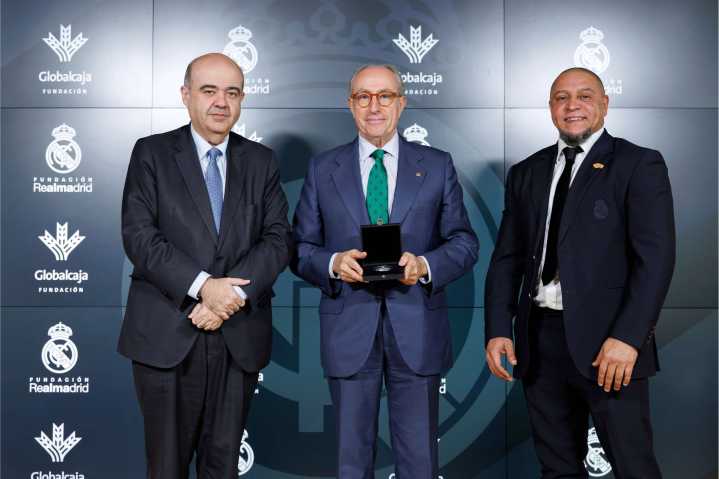 La Fundación Globalcaja apoya el programa de fútbol en centros de menores de la Fundación Real Madrid