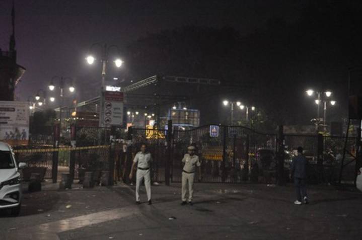 Red Fort blast: The powerful explosion occurred in a Hyundai i20 car; 10 dead, over dozen injured
