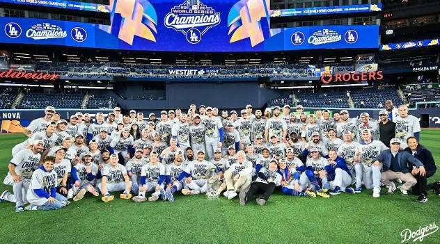 Smith's 11th-Inning Homer Lifts Dodgers To Back-To-Back World Series Title In Game 7 Thriller