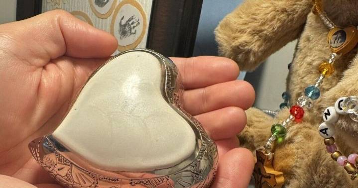 Hamilton police return baby’s stolen ashes to family