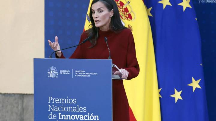 El vestido rojo de Massimo Dutti que la reina Letizia lleva en los Premios Innovación es el más elegante para cualquier ocasión