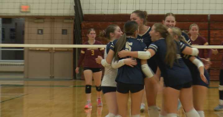 Rockford Christian, Stockton Advance To Sectional Final in Volleyball