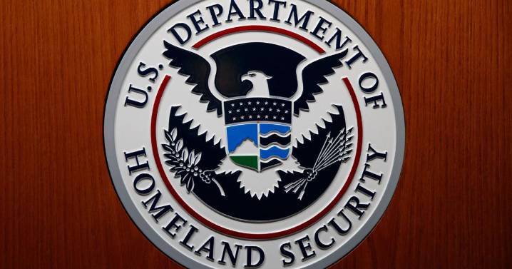 Agentes federales se llevan a una niña de 1 año tras arrestar a su padre en Los Ángeles