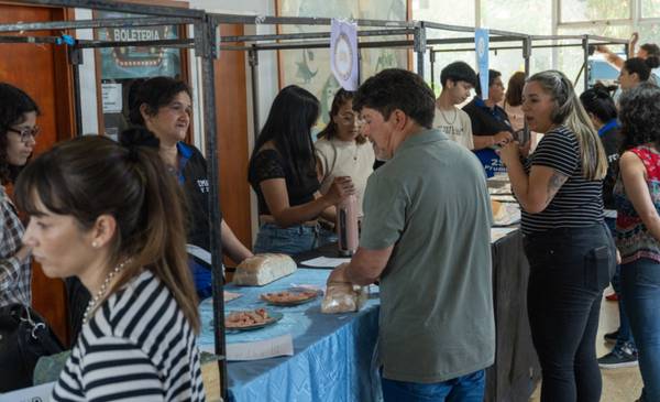 Estudiantes de la EMAL N° 2702 de Rawson presentaron la muestra de fin de año 2025