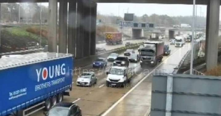 M25 traffic LIVE: Chaos as six-vehicle crash sparks massive queues