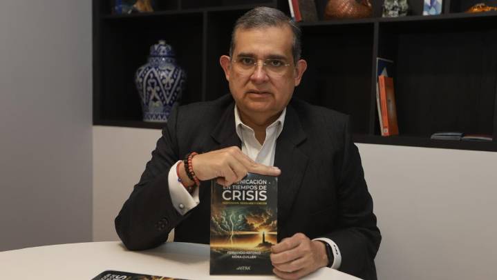 Mora Guillén habla en la antesala de la FIL