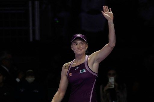 Rybakina beats No. 1-ranked Sabalenka to win WTA Finals