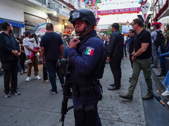 Exigen que FGR investigue asesinatos de Carlos Manzo y Bernardo Bravo