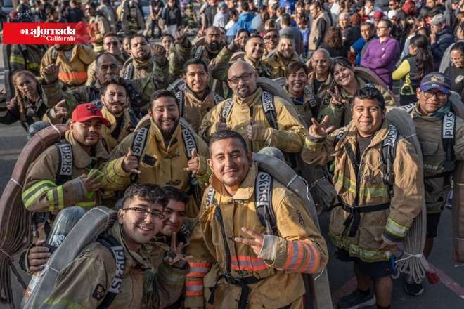 Experimentan 800 tijuanenses trabajo de bomberos en edificios 